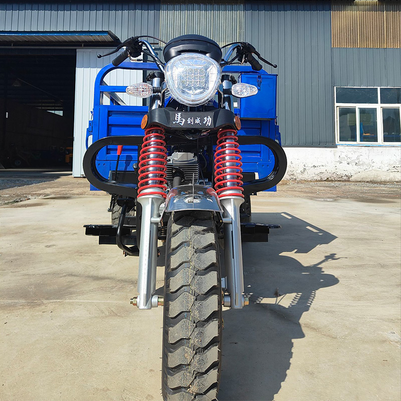 Tricycle à benne basculante