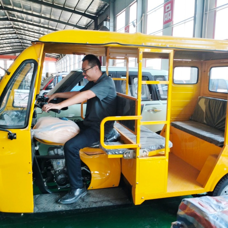 Pousse-pousse à batterie