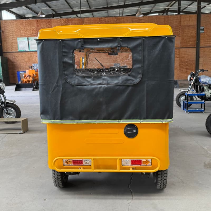 Trois roues et pousse-pousse