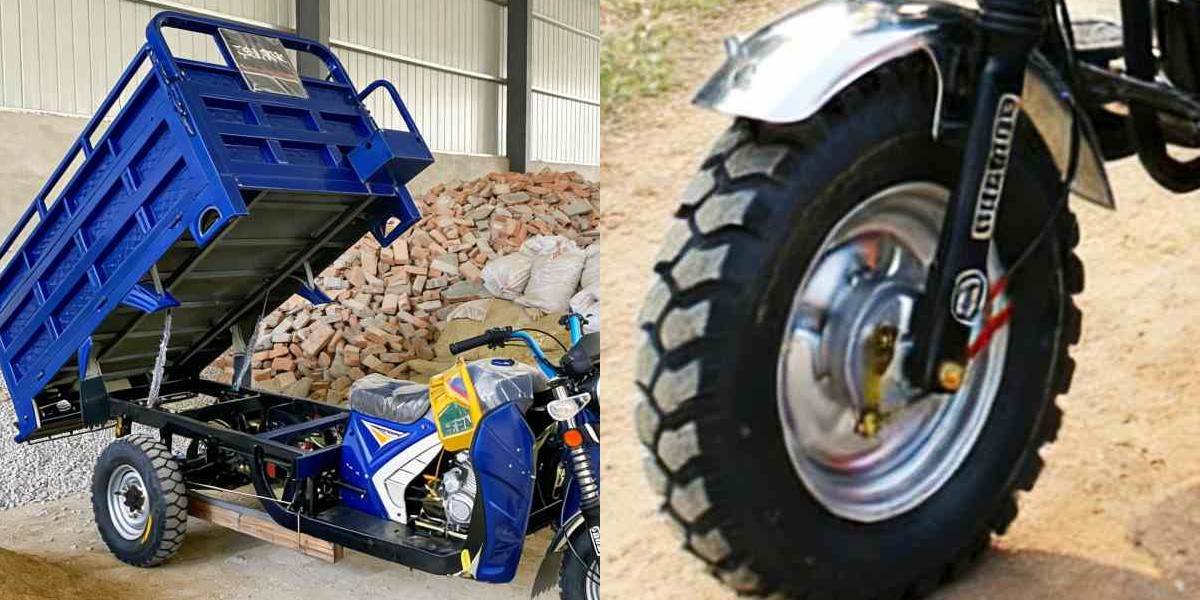 Triciclo agricolo a cassone aperto per il trasporto merci.