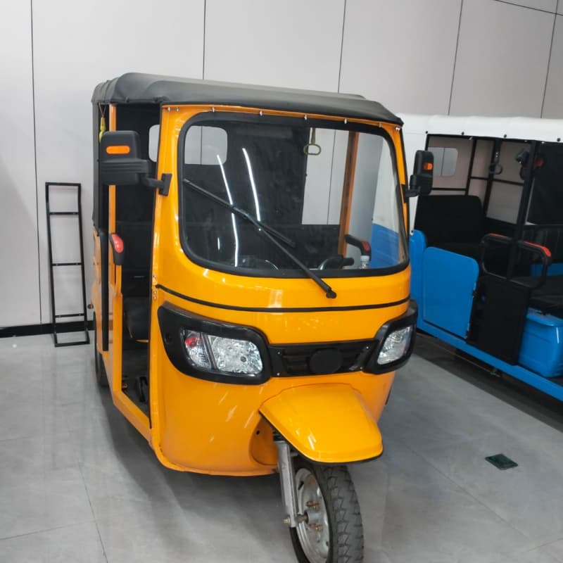 Mini metro dan becak