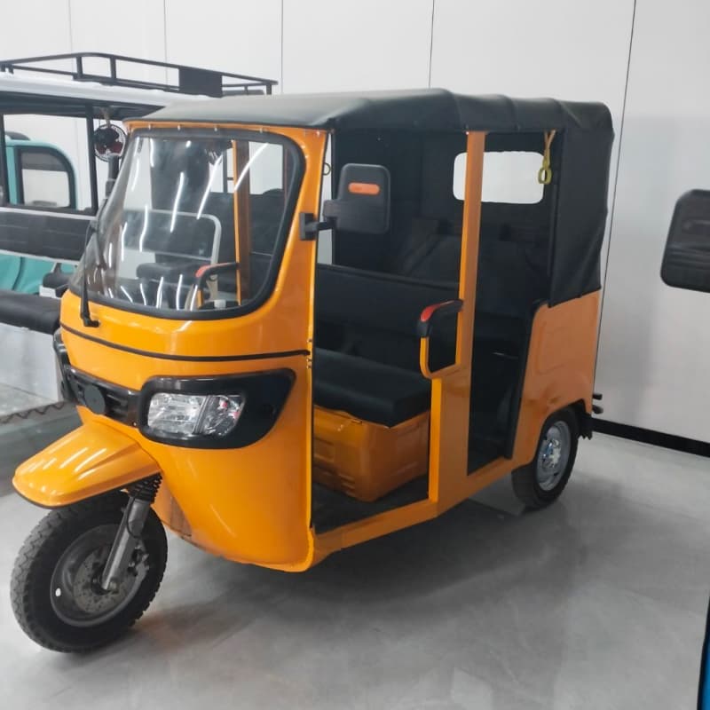 Mini metro dan becak