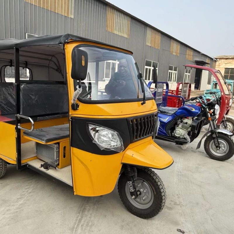 عربة ريكشو كهربائية ثلاثية العجلات