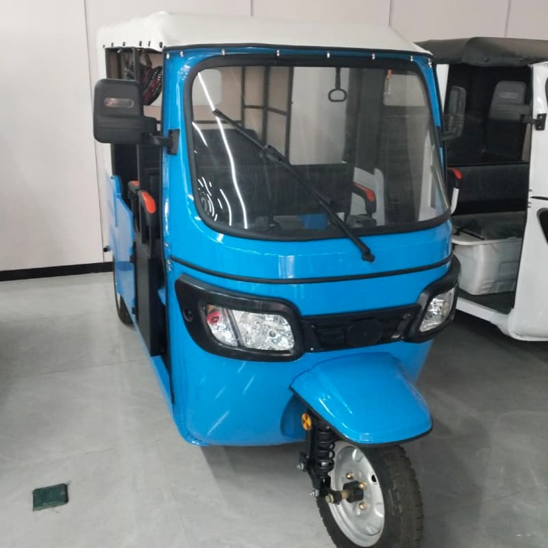 Tuk-tuk elettrico a tre ruote