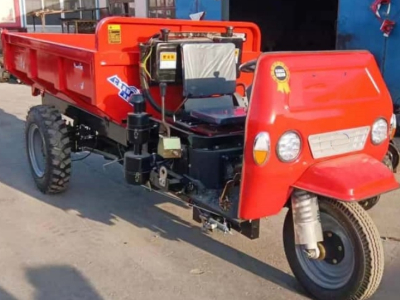 ディーゼル三輪車の平均重量はどれくらいですか？