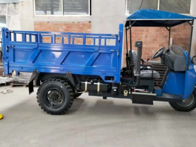 ディーゼルエンジン搭載の三輪車は、様々な用途に合わせてカスタマイズできるのでしょうか？