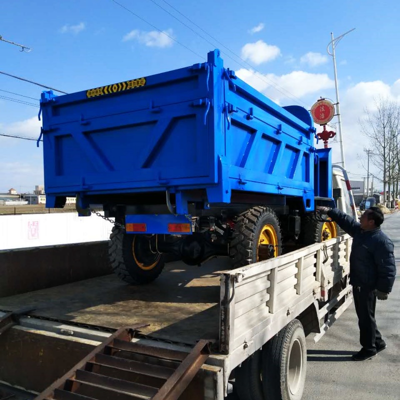 Diesel four wheel tractor truck with dump bed