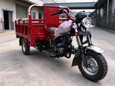 triciclo con motor de gasolina de 150 cc