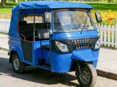 ガソリン三輪オートリキシャ