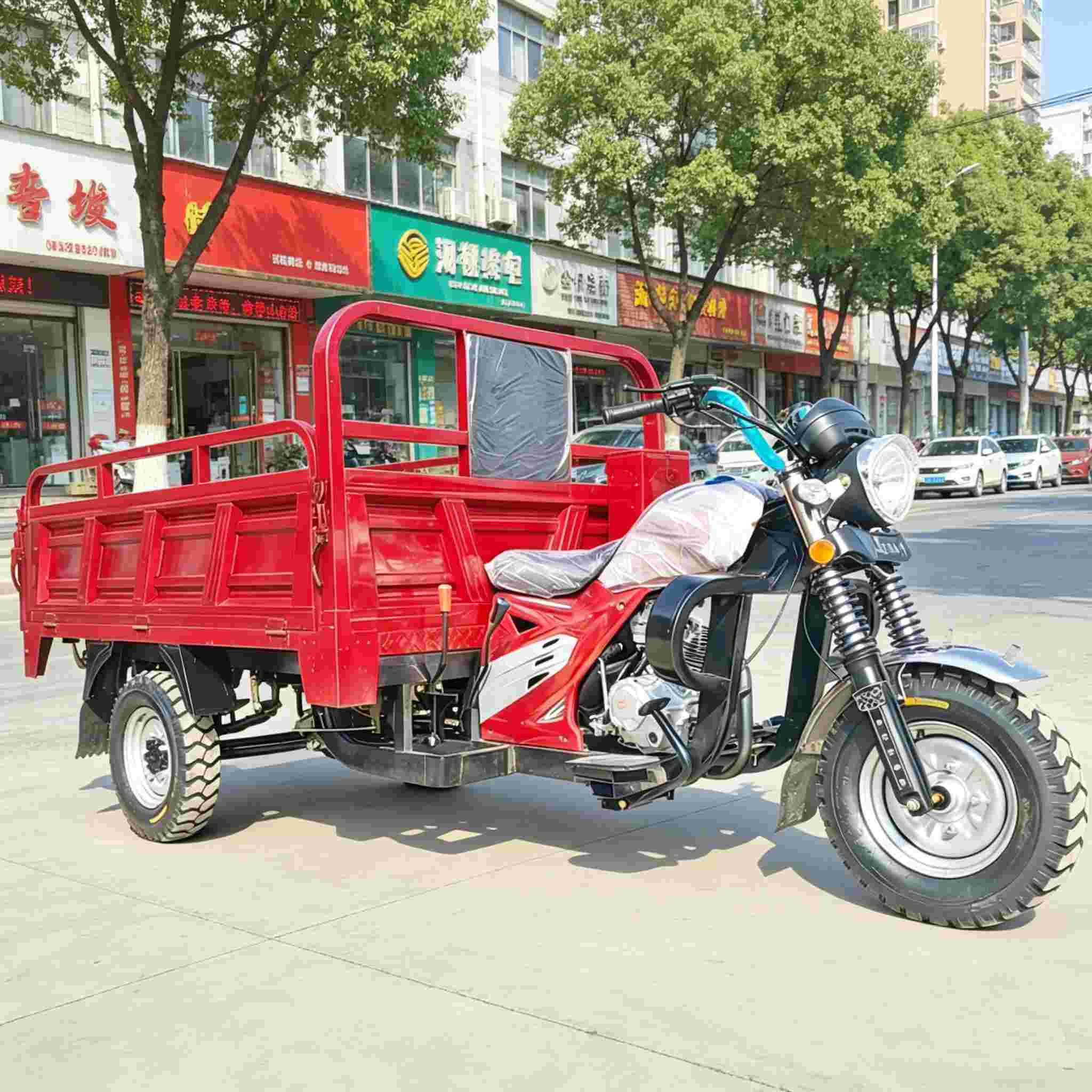 Tricycle à benne basculante hydraulique à essence