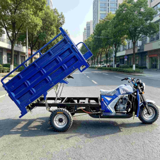 Becak bermotor bensin