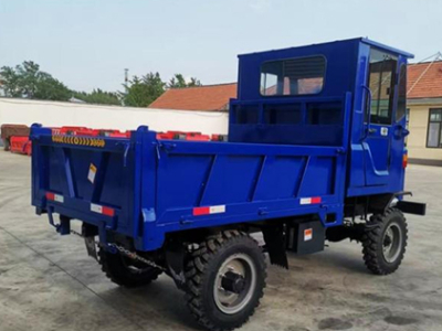 ما هي مركبة النقل الهندسية ذات الأربع عجلات؟