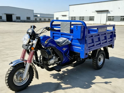 Transport-Benzin-Dreirad